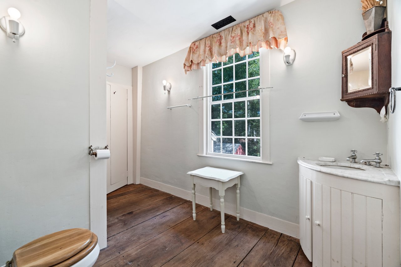 There is another generously proportioned guest bath on the upper level.