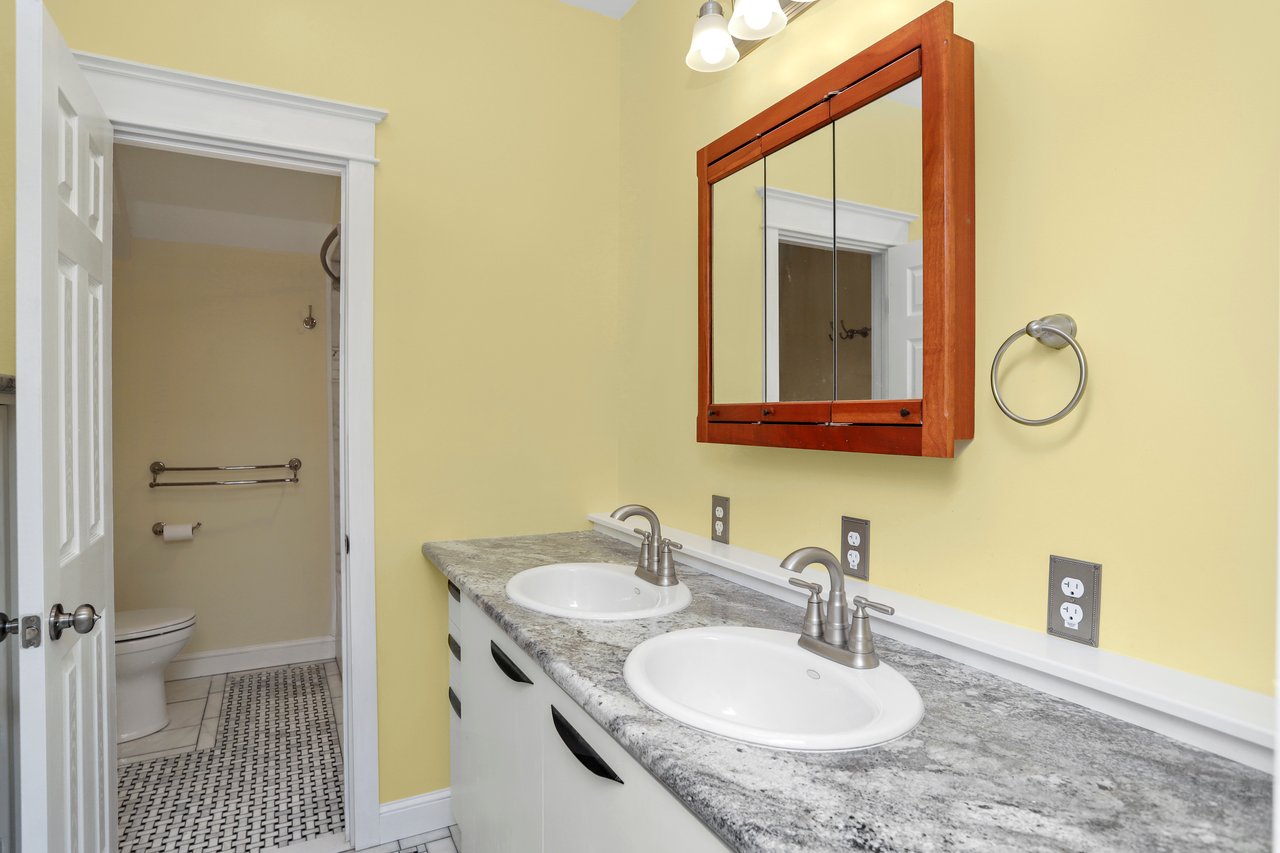 2nd floor full bath