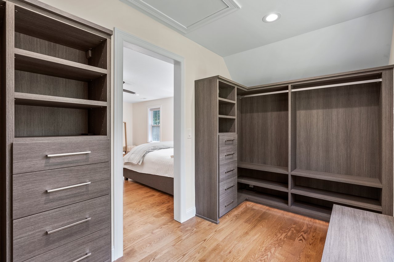 Plenty of space for belongings and under cabinet lighting