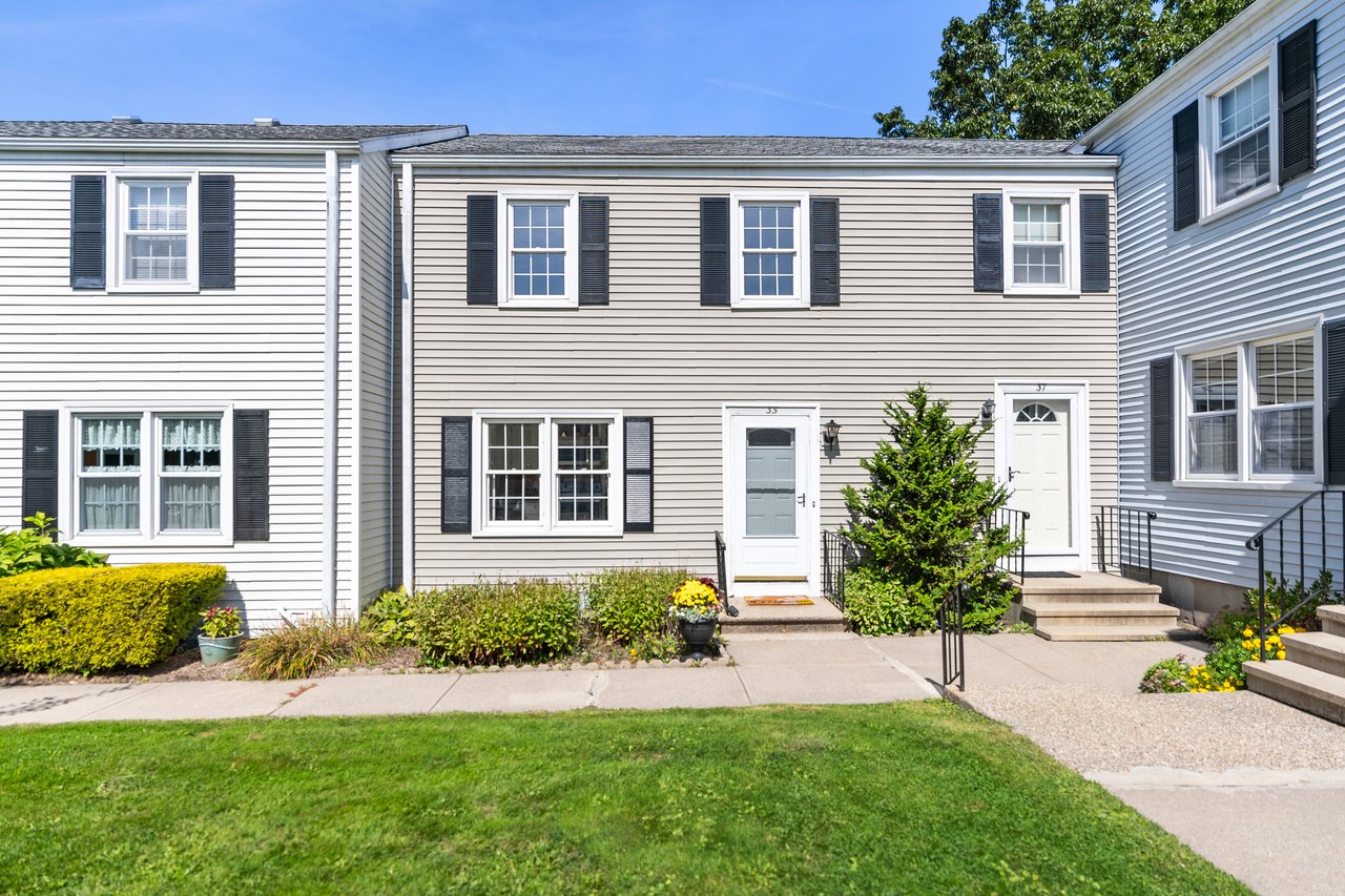 Welcome to 35 Tapping Reeve Village Litchfield!