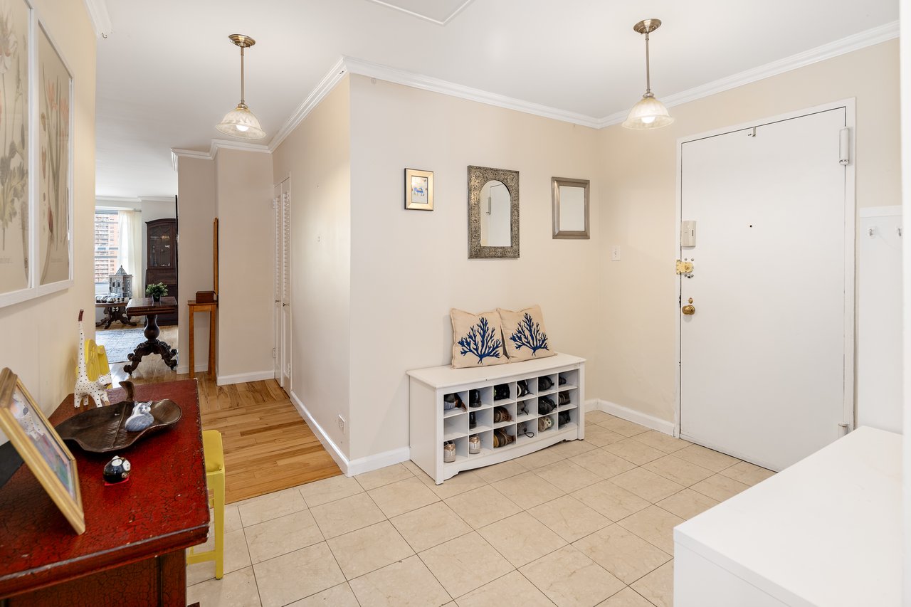 with double the foyer space (incl 2 walk in closets!)