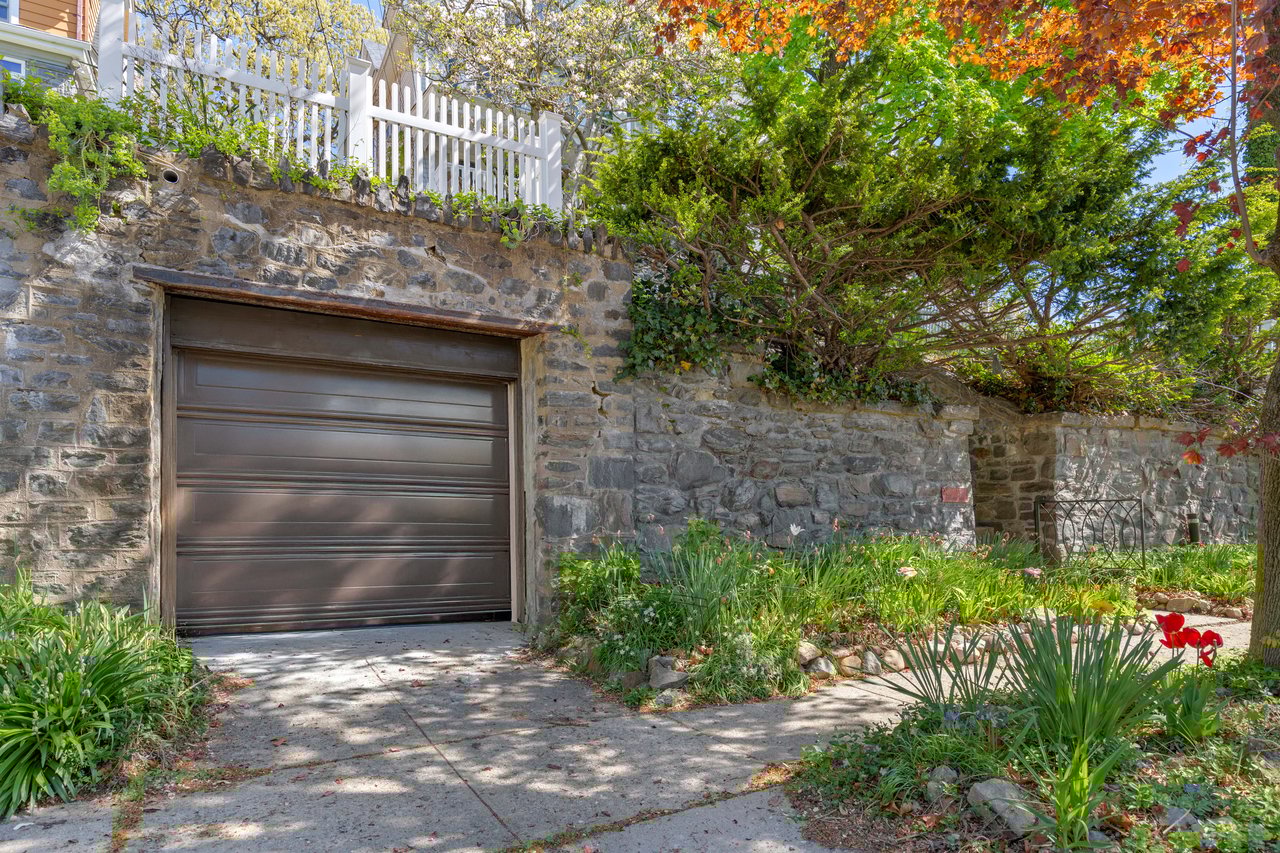 Virtually staged. Garage door will be painted prior to closing.