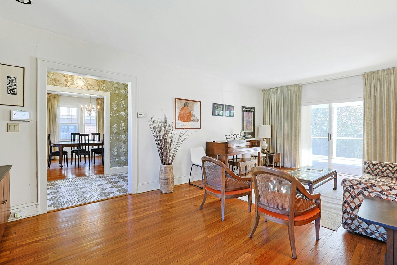 Living room view toward foyer