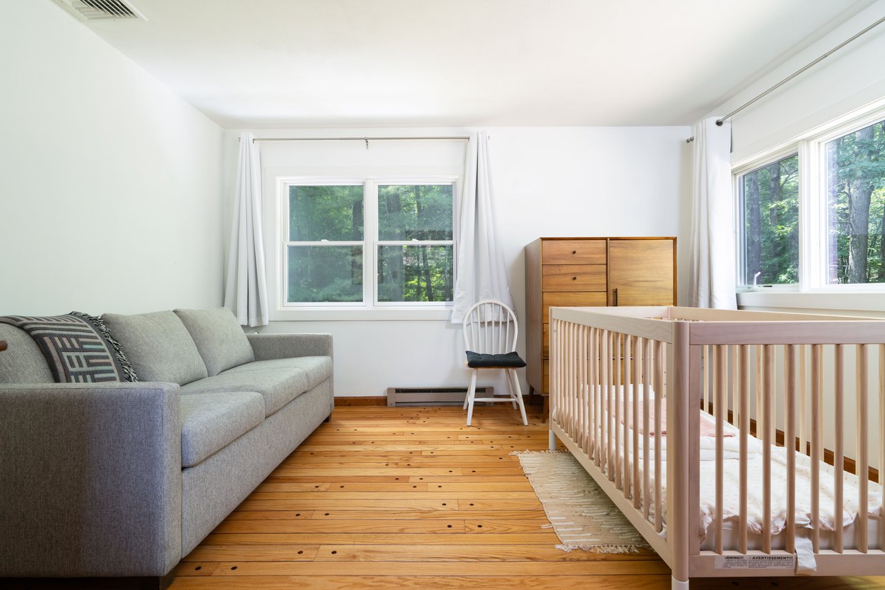 Flex-room: perfect for office or guest room