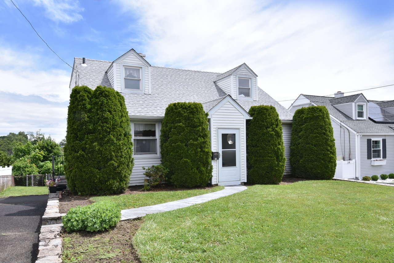 Welcome to 28 Kathwood Road in the Westchester Hills section of Yonkers!