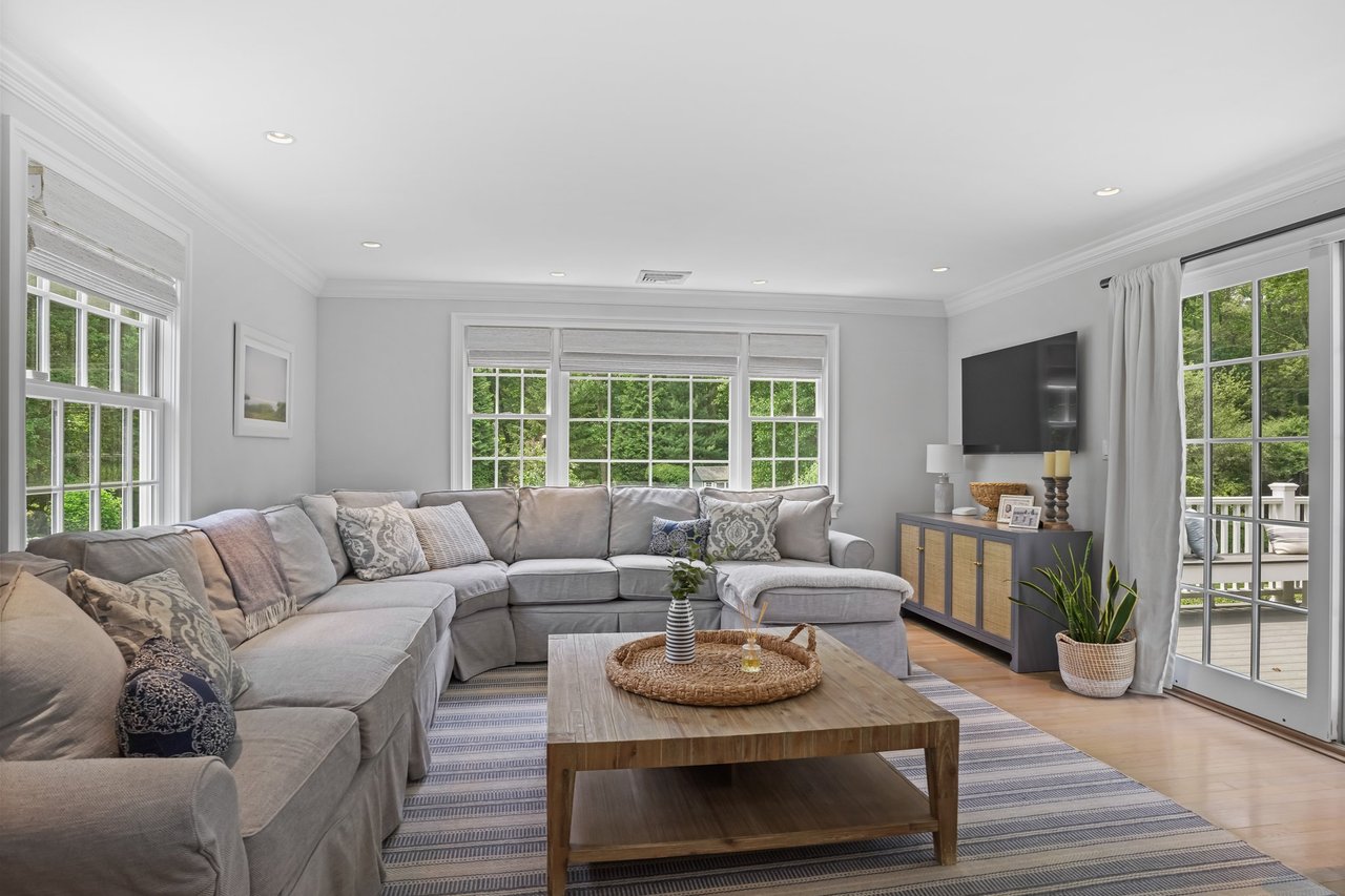 Access to outdoor from this room as well as kitchen