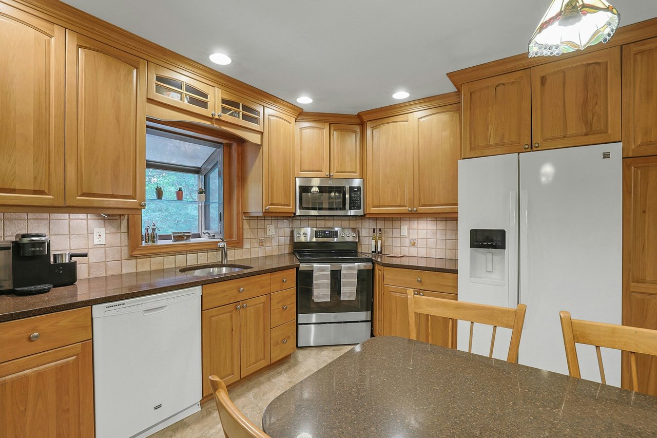 Bay window over sink