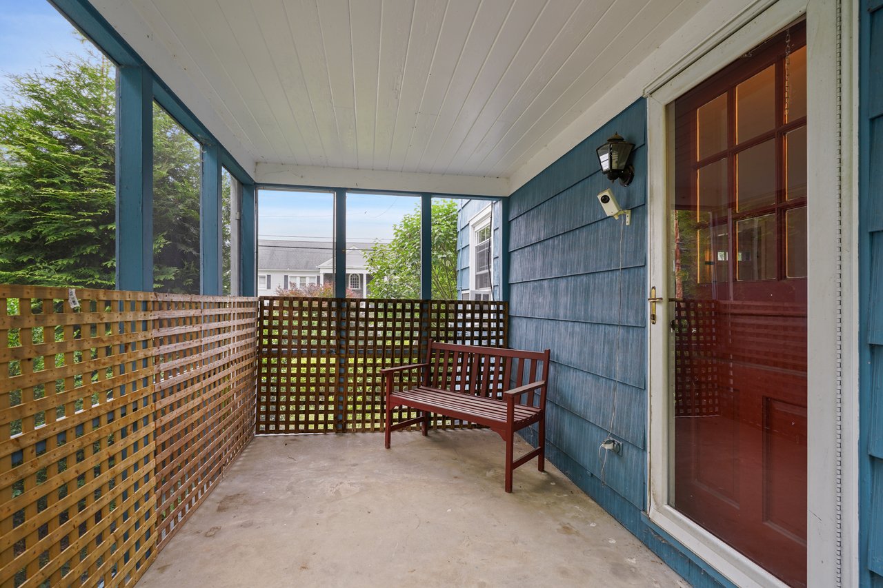 Sunroom with plenty of natural light