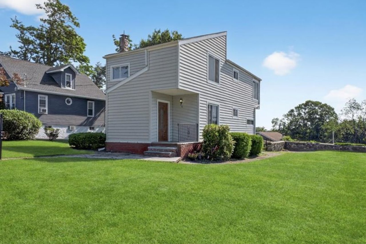 Huge Front/Side Yard