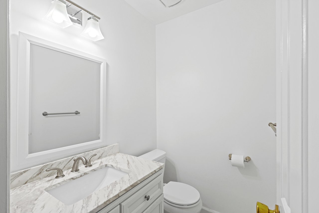 16 / 36Main Floor Powder Room