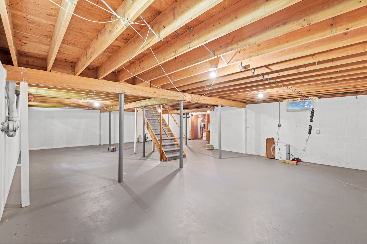 Full Unfinished Basement