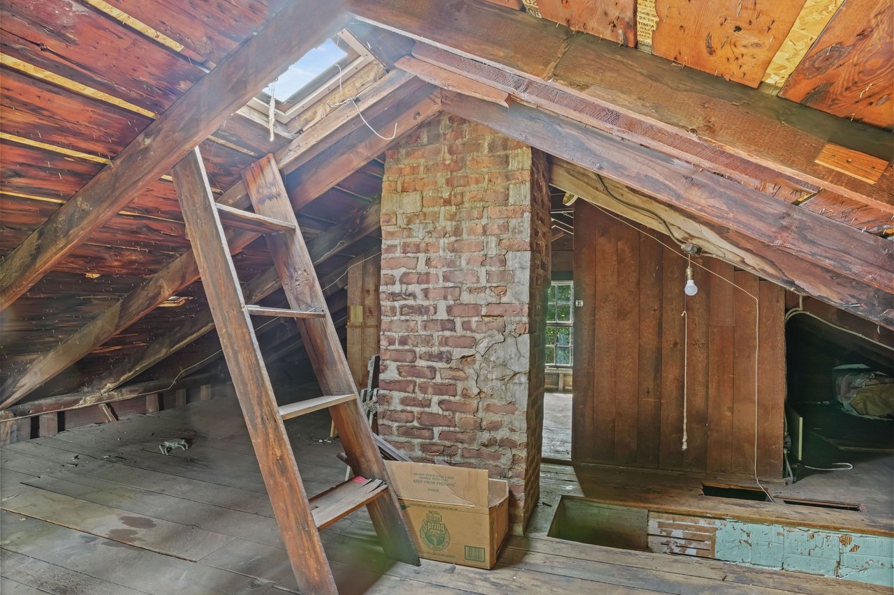 Walk up attic with extra closet - Perfect for storage!
