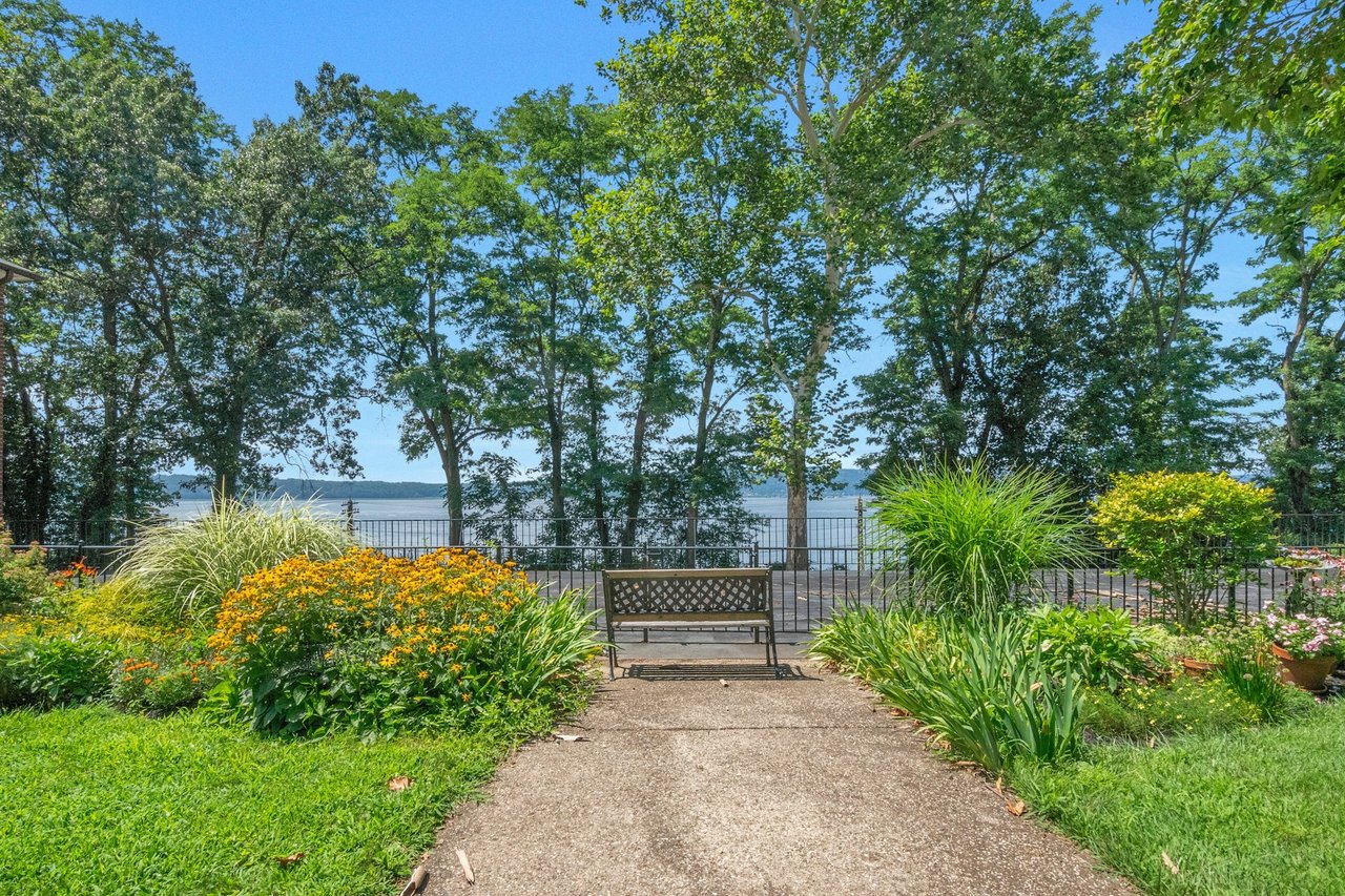 Start your day with a breathing taking view of the Hudson River.
