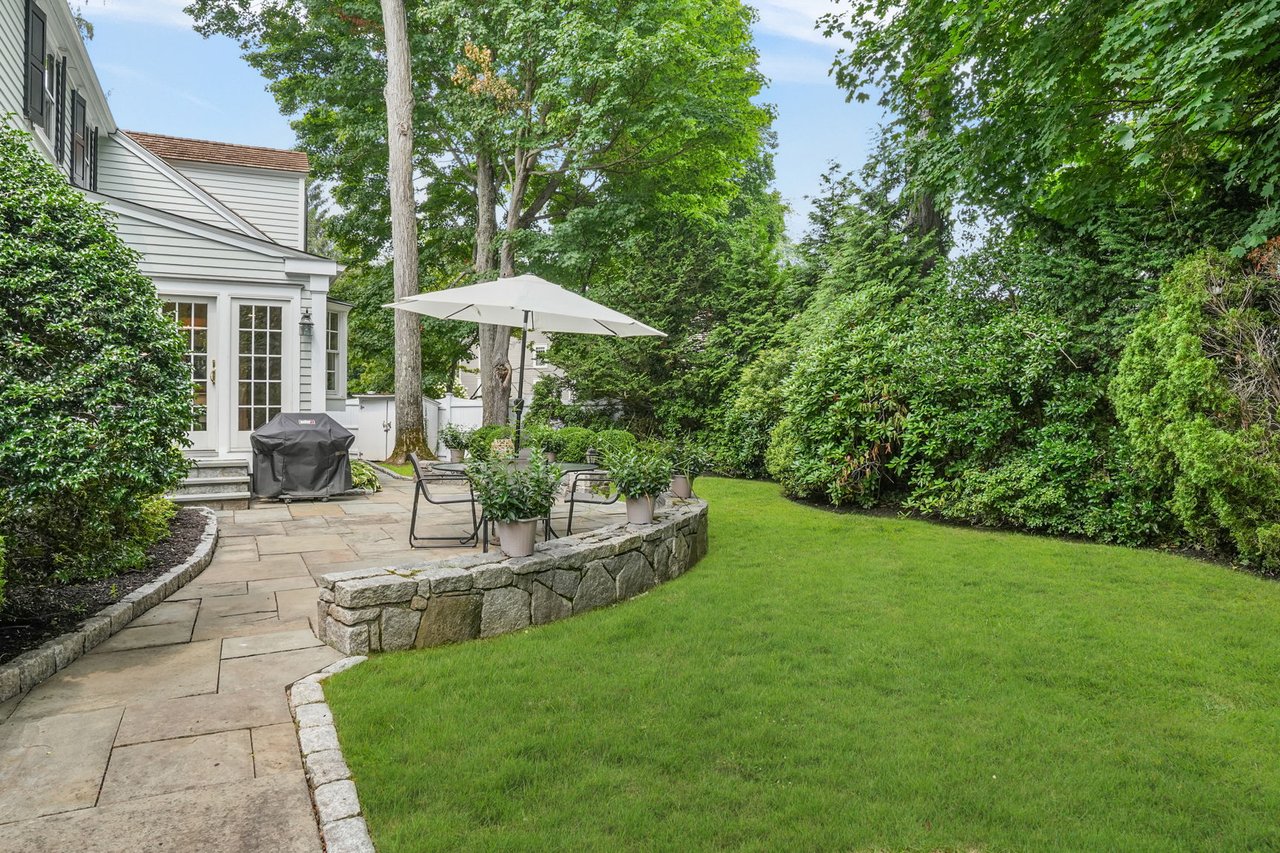 Outdoor Dining Area