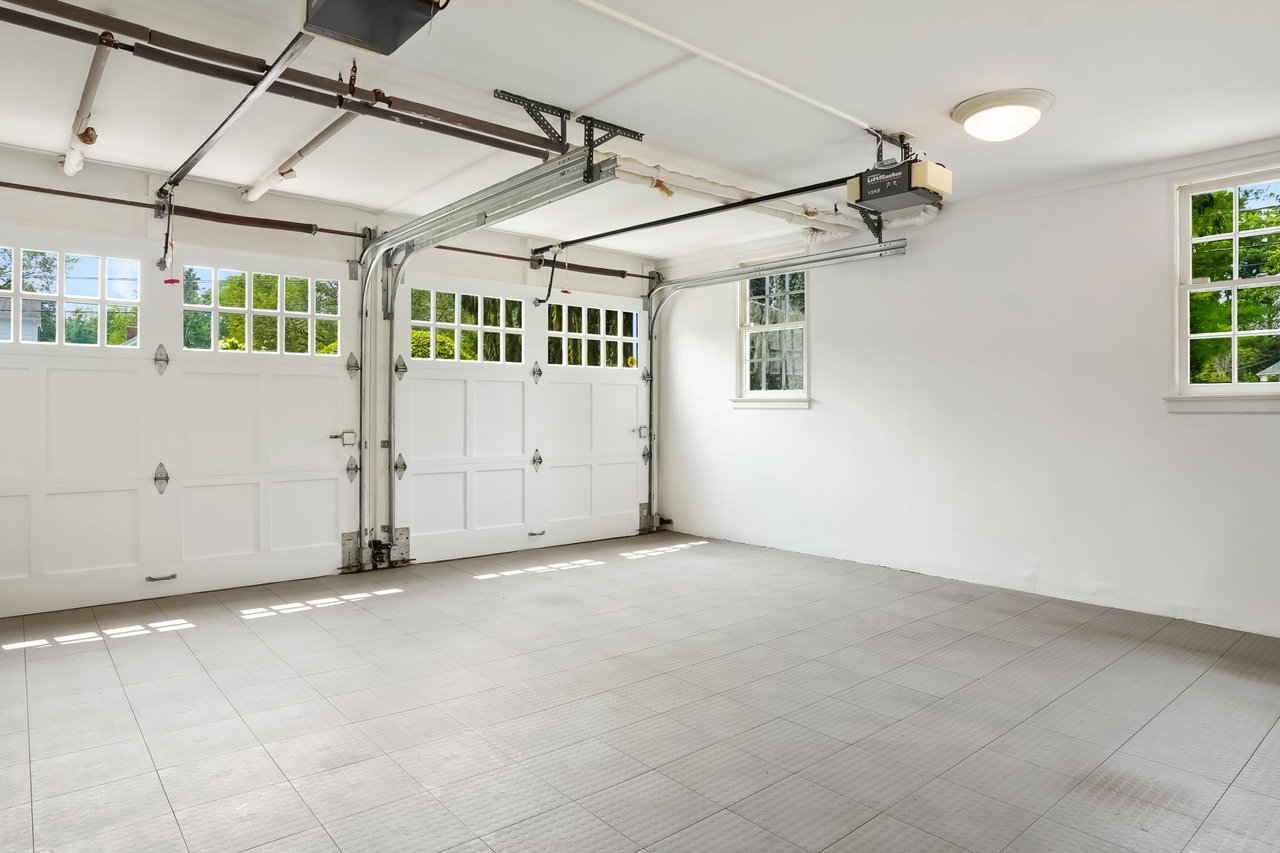 Oversized 2 car attached garage