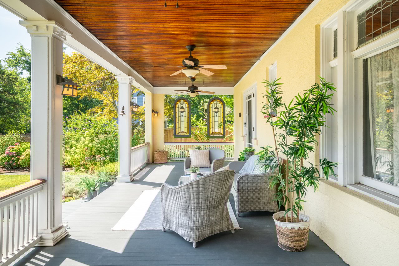 Porch with a ceiling fan