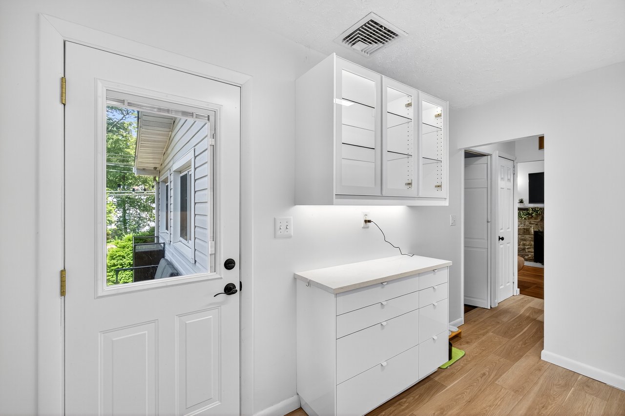 Door from Kitchen that leads to Trek Deck and Yard