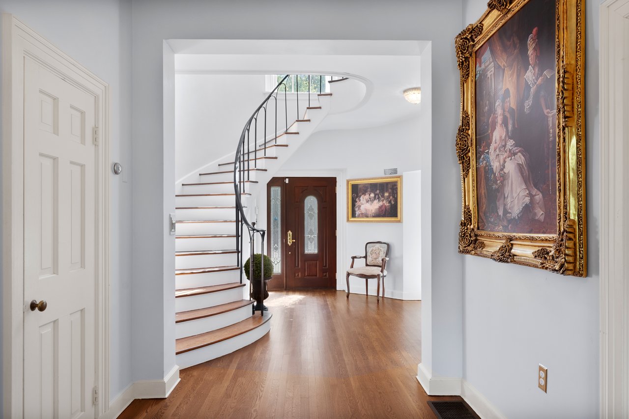 Manor Home entryway