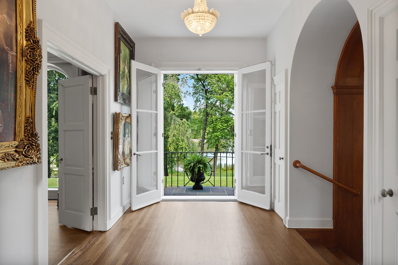 Manor Home entryway