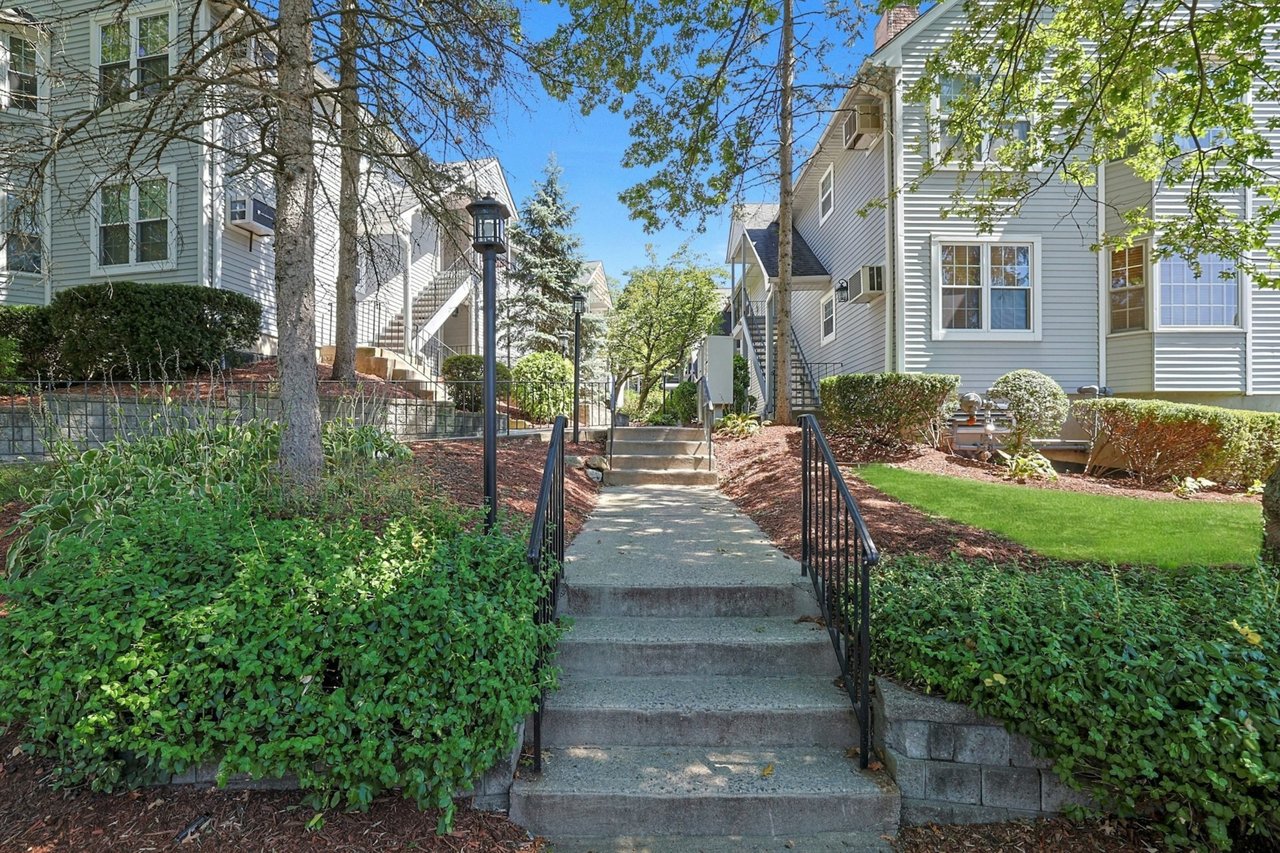 Welcome to Spruce Ridge Condominiums!