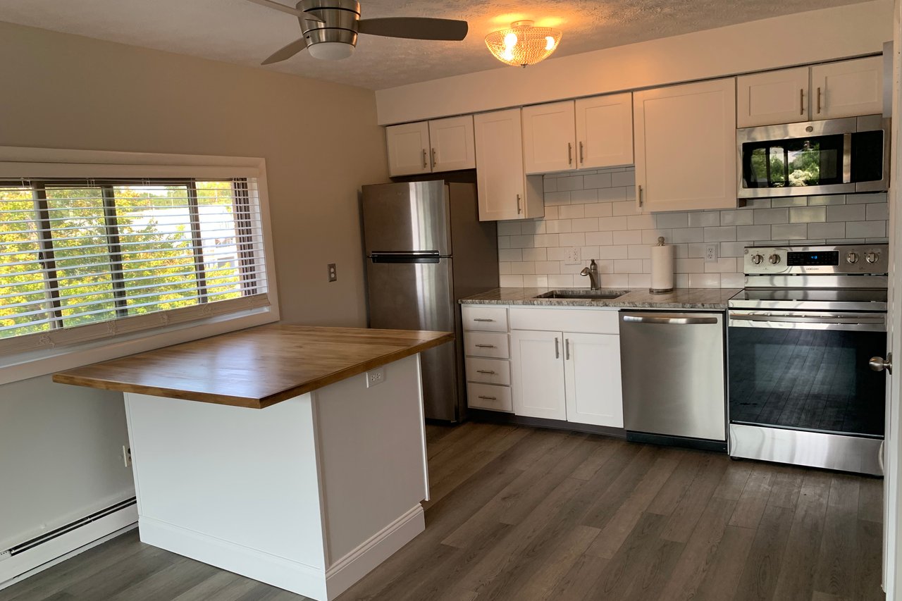 Fully applianced kitchen