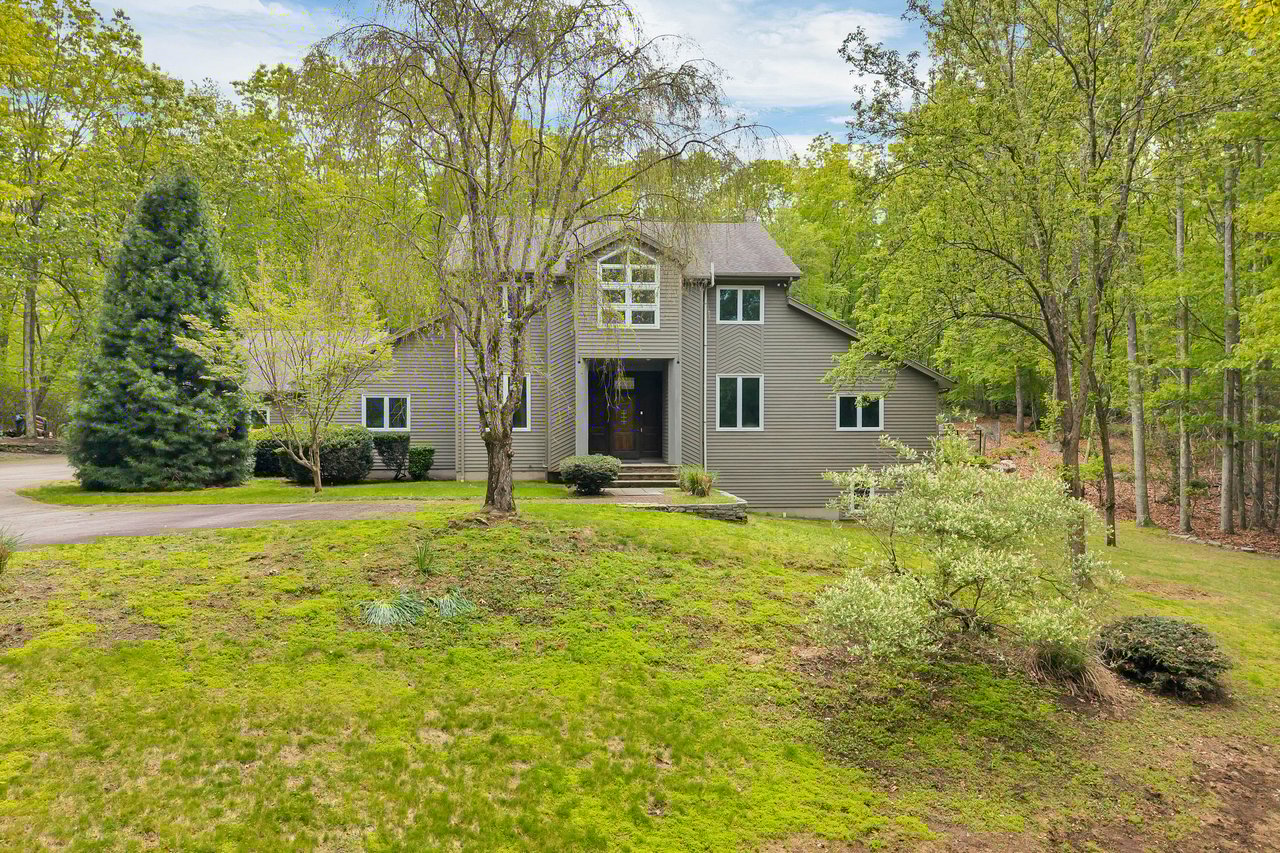 Welcome to 20A Bush Hill Dr. Niantic