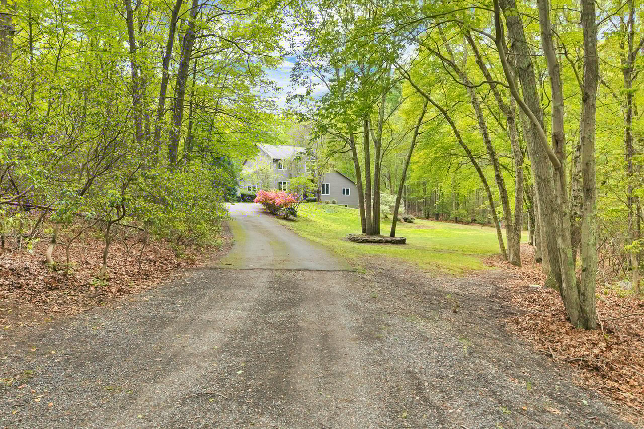 20A is hidden away on a private driveway
