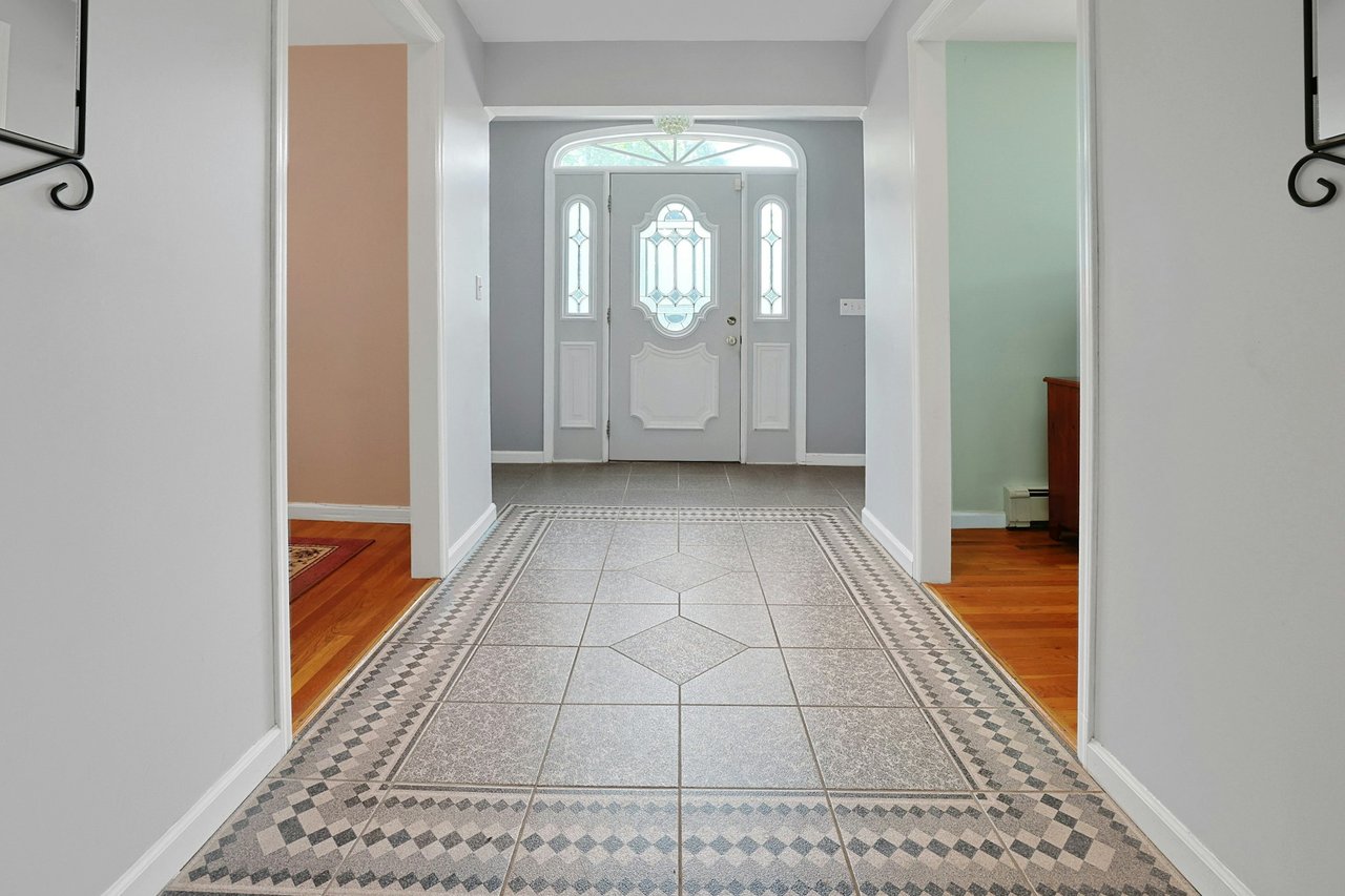 What a welcome foyer!