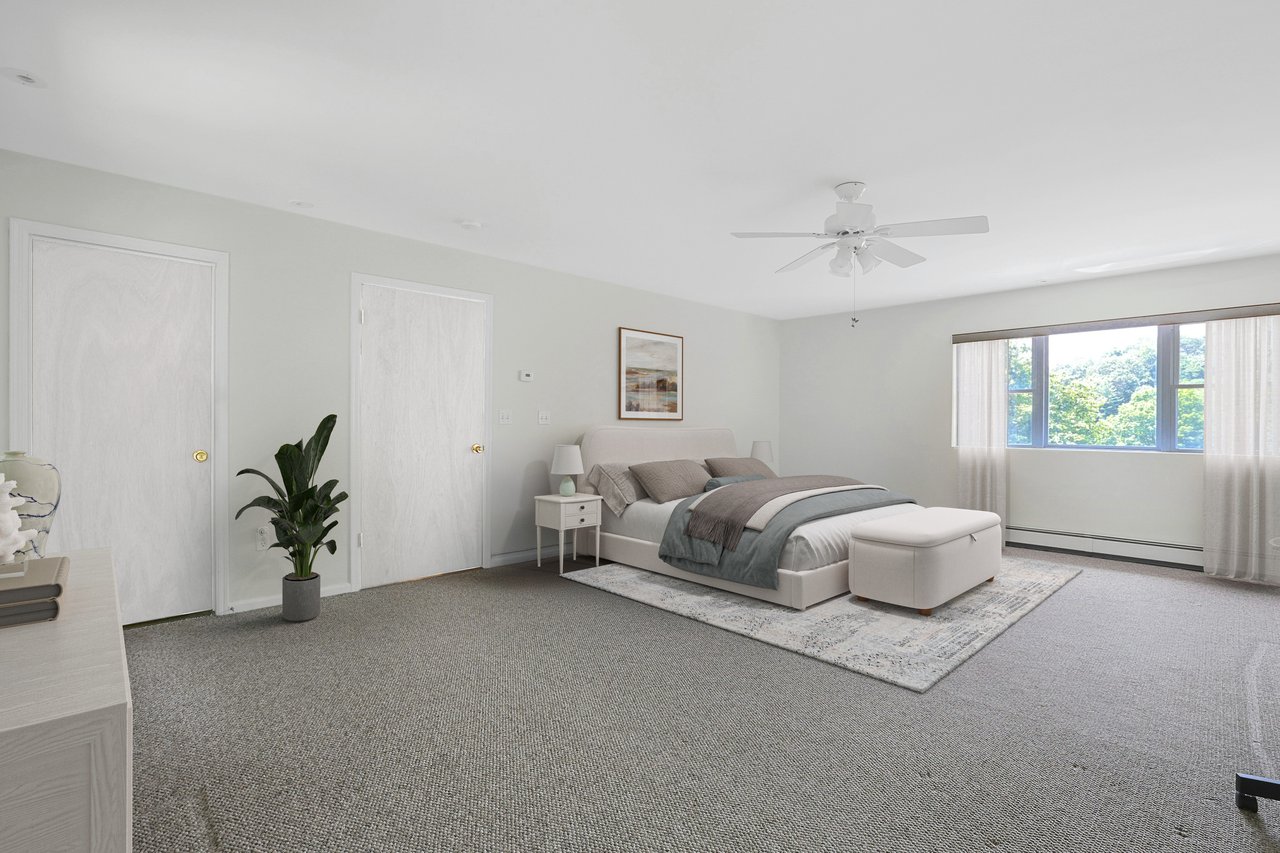 Virtual Staging, spacious primary bedroom