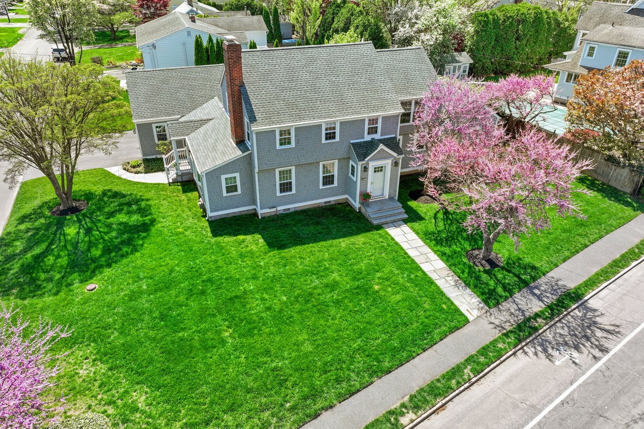 Gorgeous lawn - thanks to an irrigation system and professional maintenance.