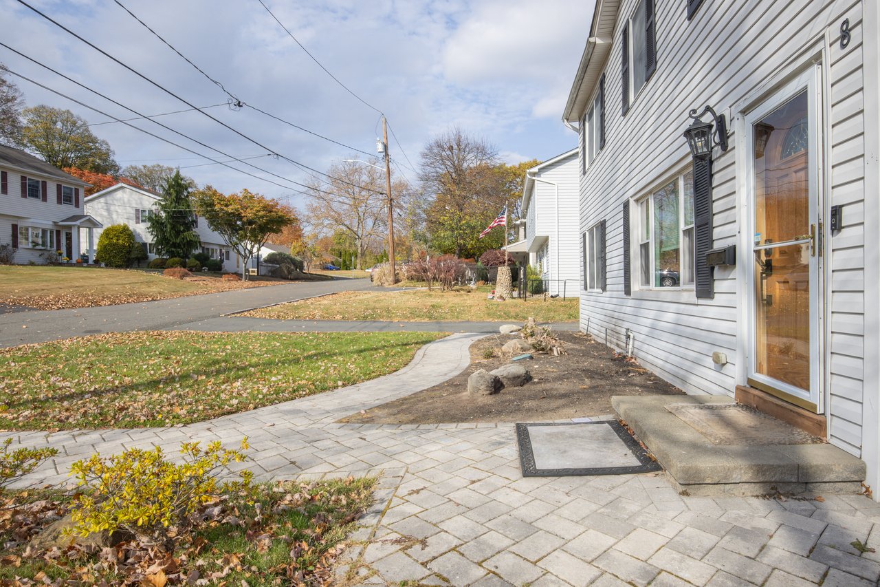 View of patio / terrace featuring a residential view