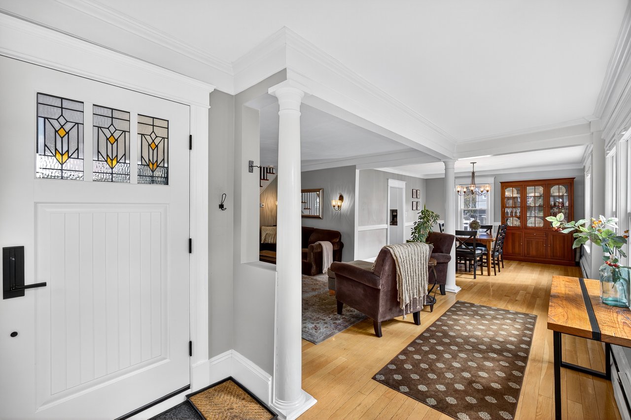 Tiled Foyer entrance