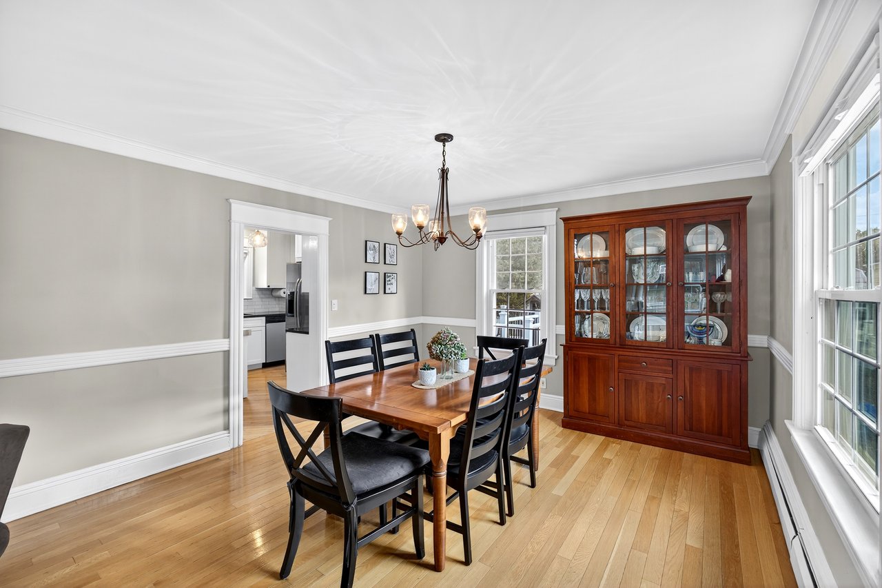 Alternate view of the Dining