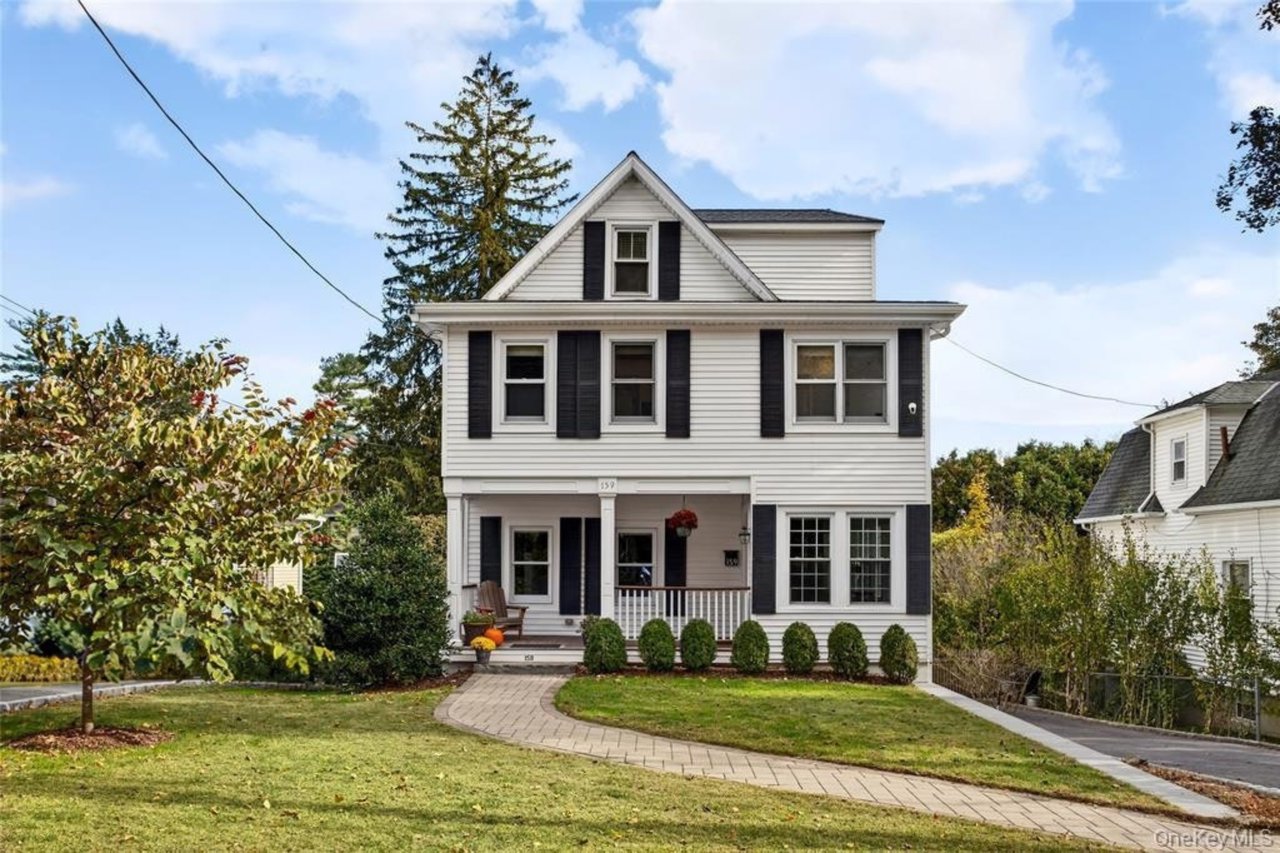 Welcome to 159 Sarles Lane, Pleasantville NY