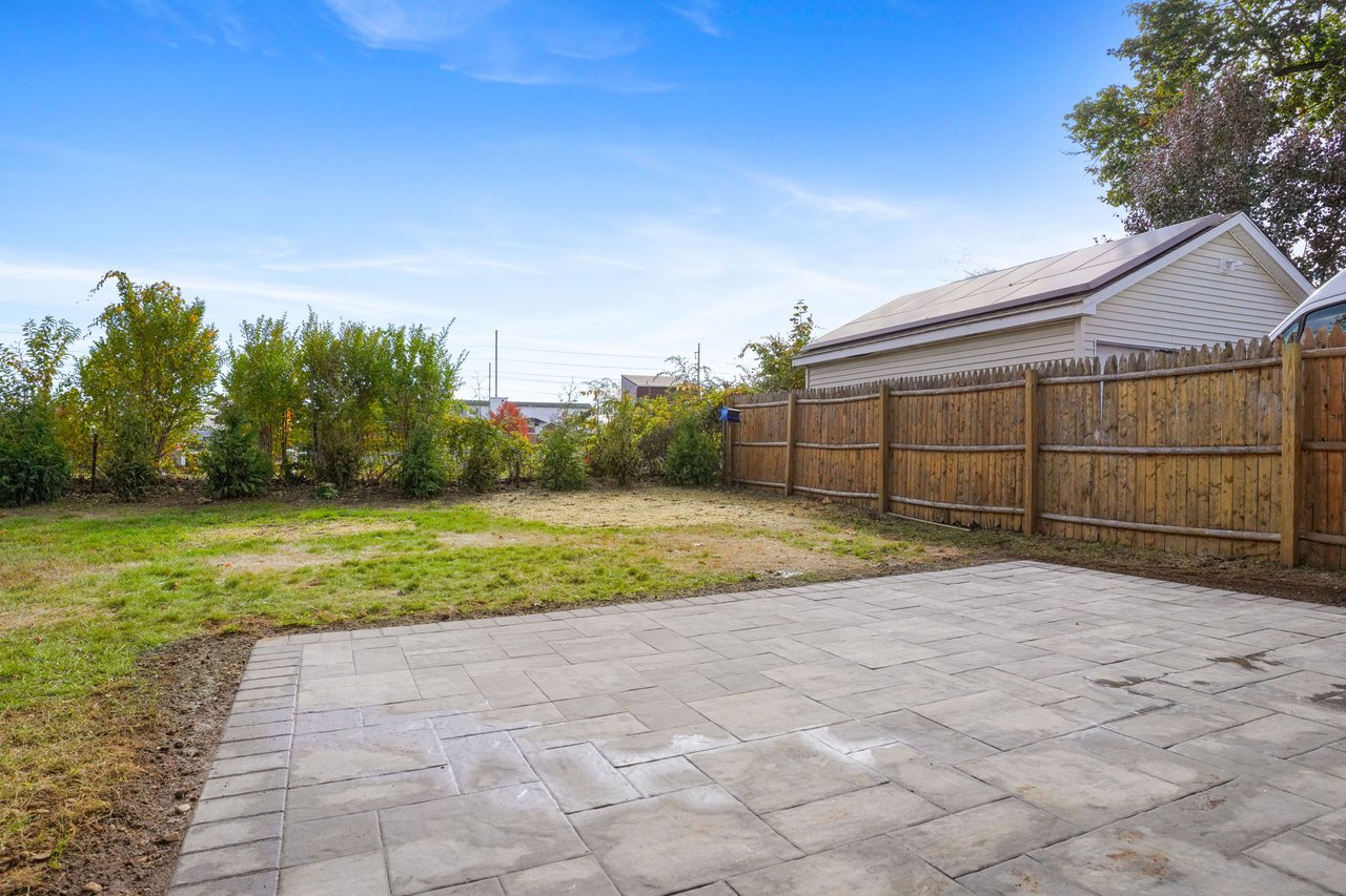 New patio with room to entertain!