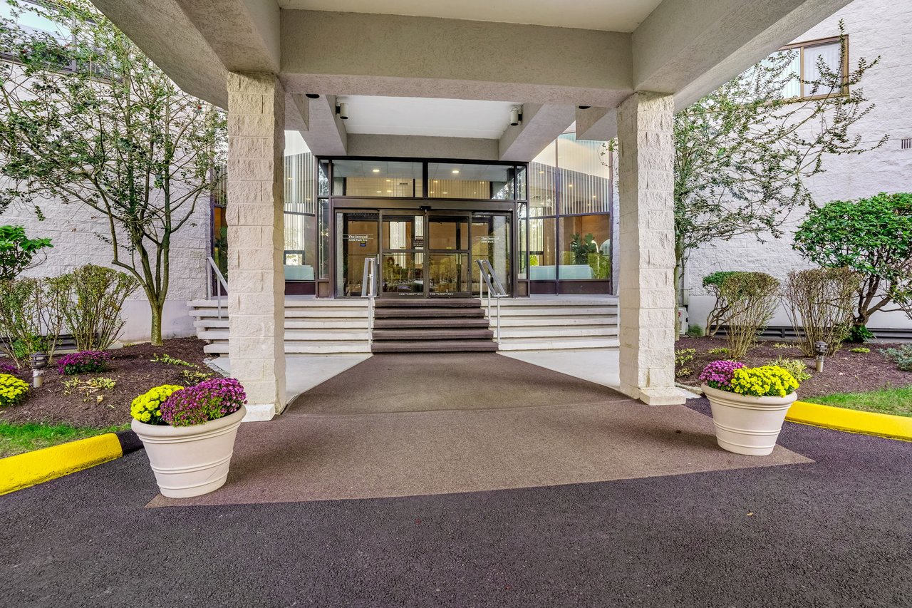 Entrance to the buildings.