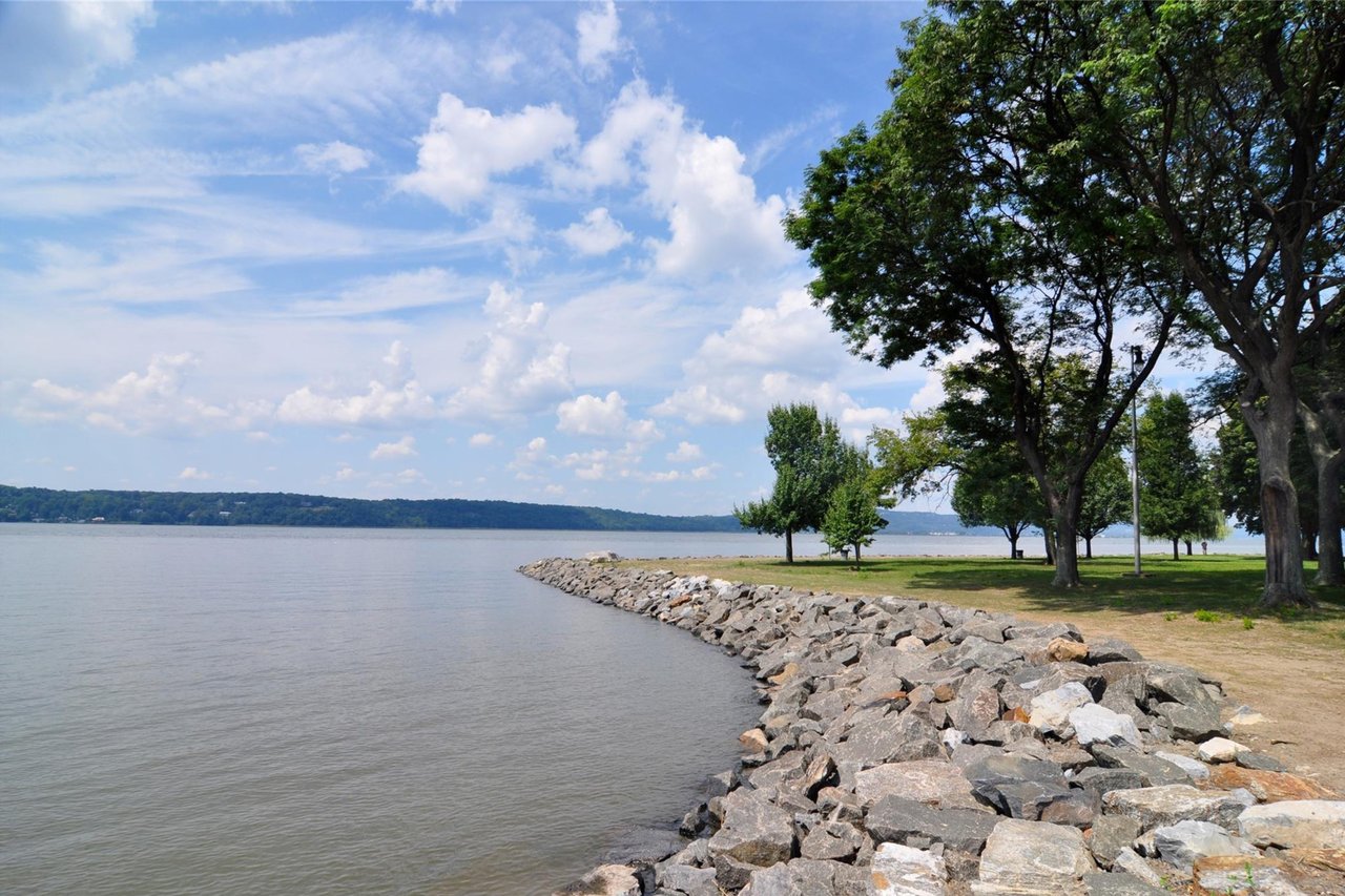 Waterfront park features Riverwalk and gardens that boasts native plants