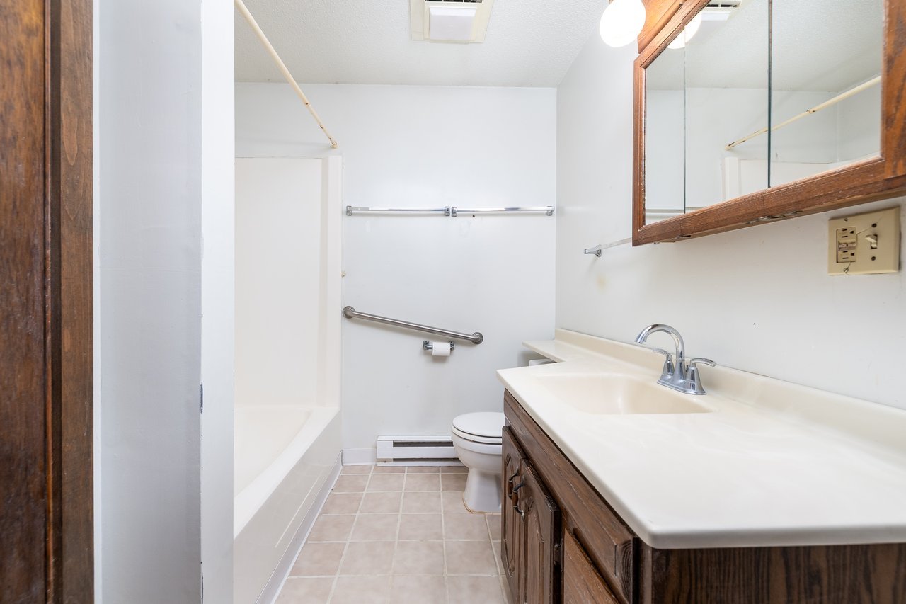 ENSUITE PRIMARY BATHROOM