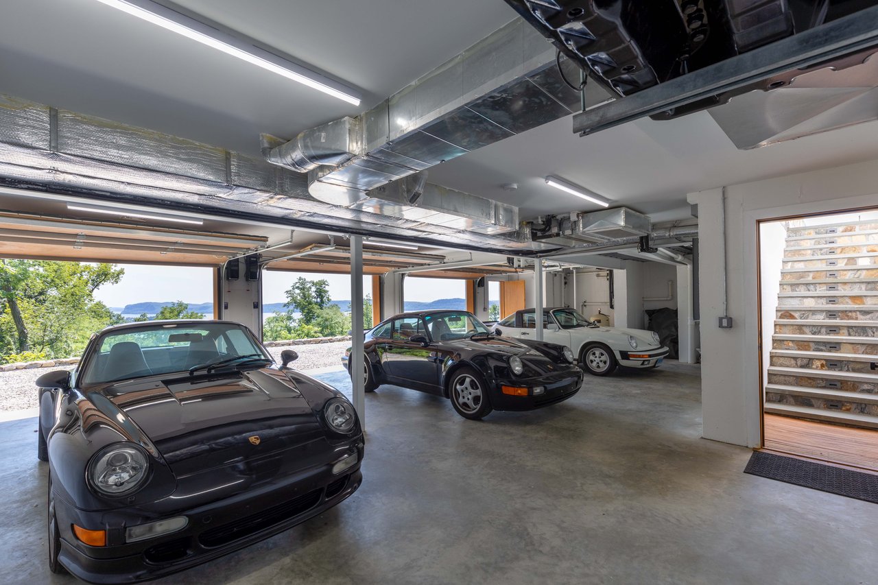 3 Car Garage Interior