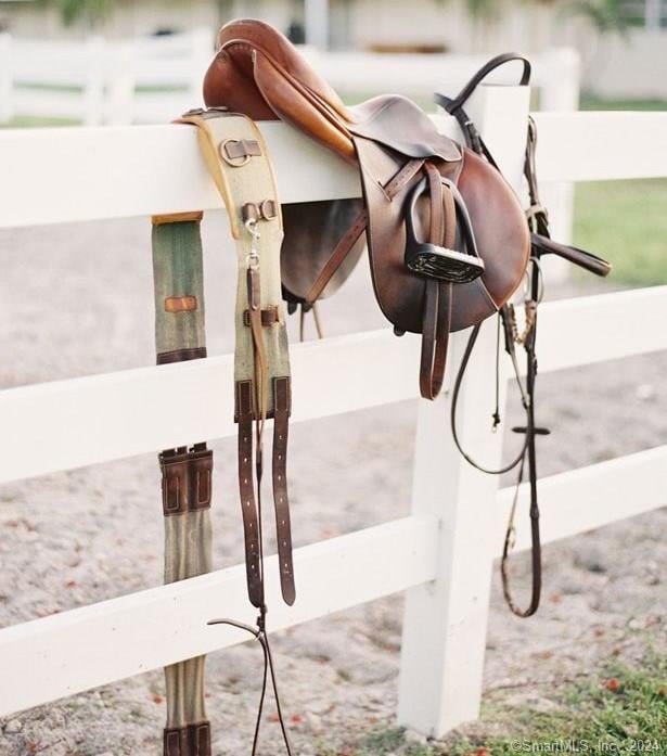 897 Sport Hill Road Photo 7