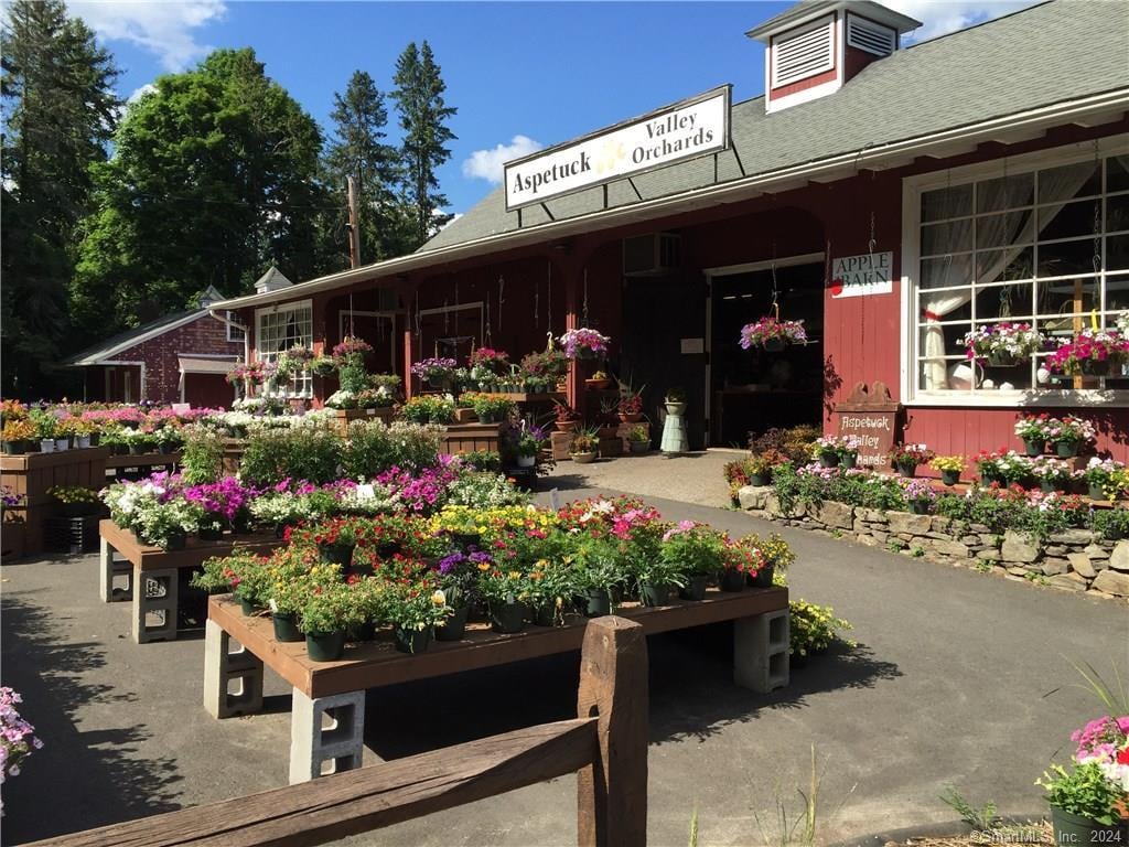 897 Sport Hill Road Photo 10