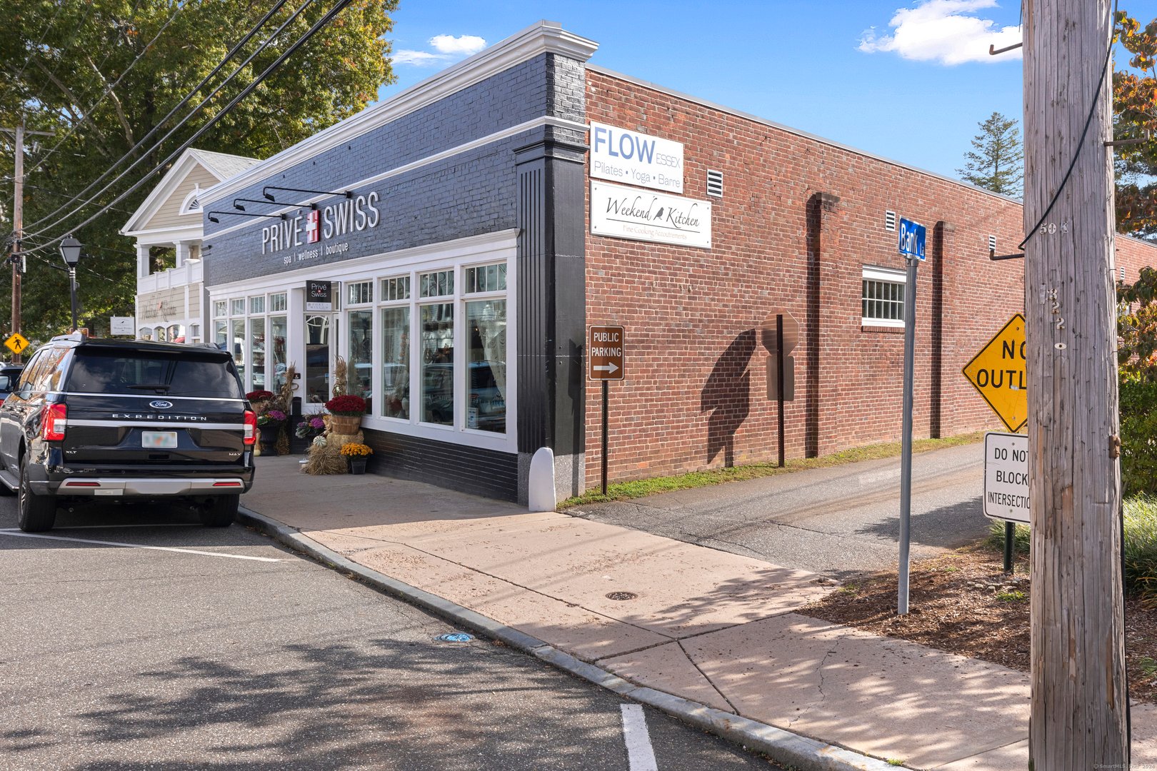 28 Main Street Photo 7