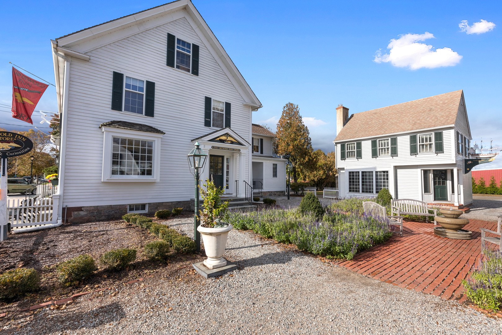 28 Main Street Photo 11