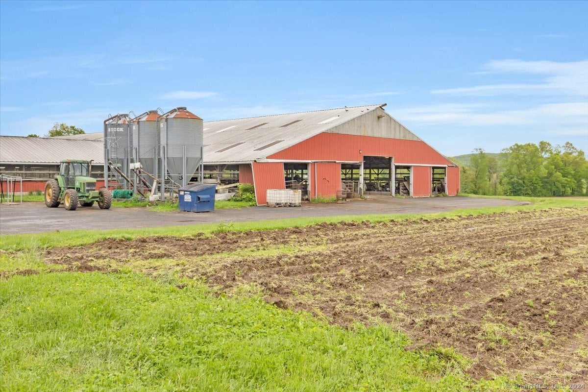 148 & 153 Wallingford Road Photo 18