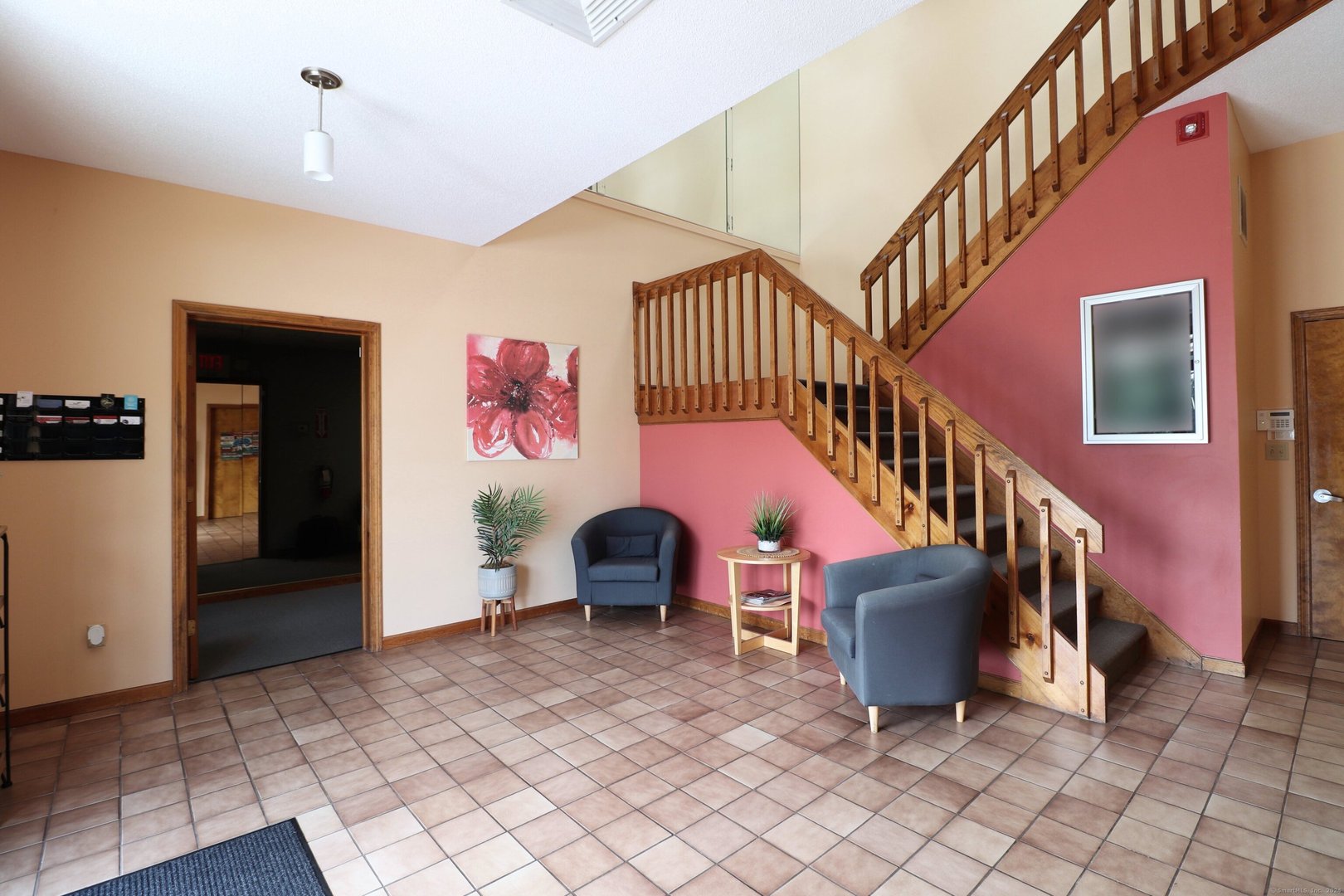 410 State Street Photo 7