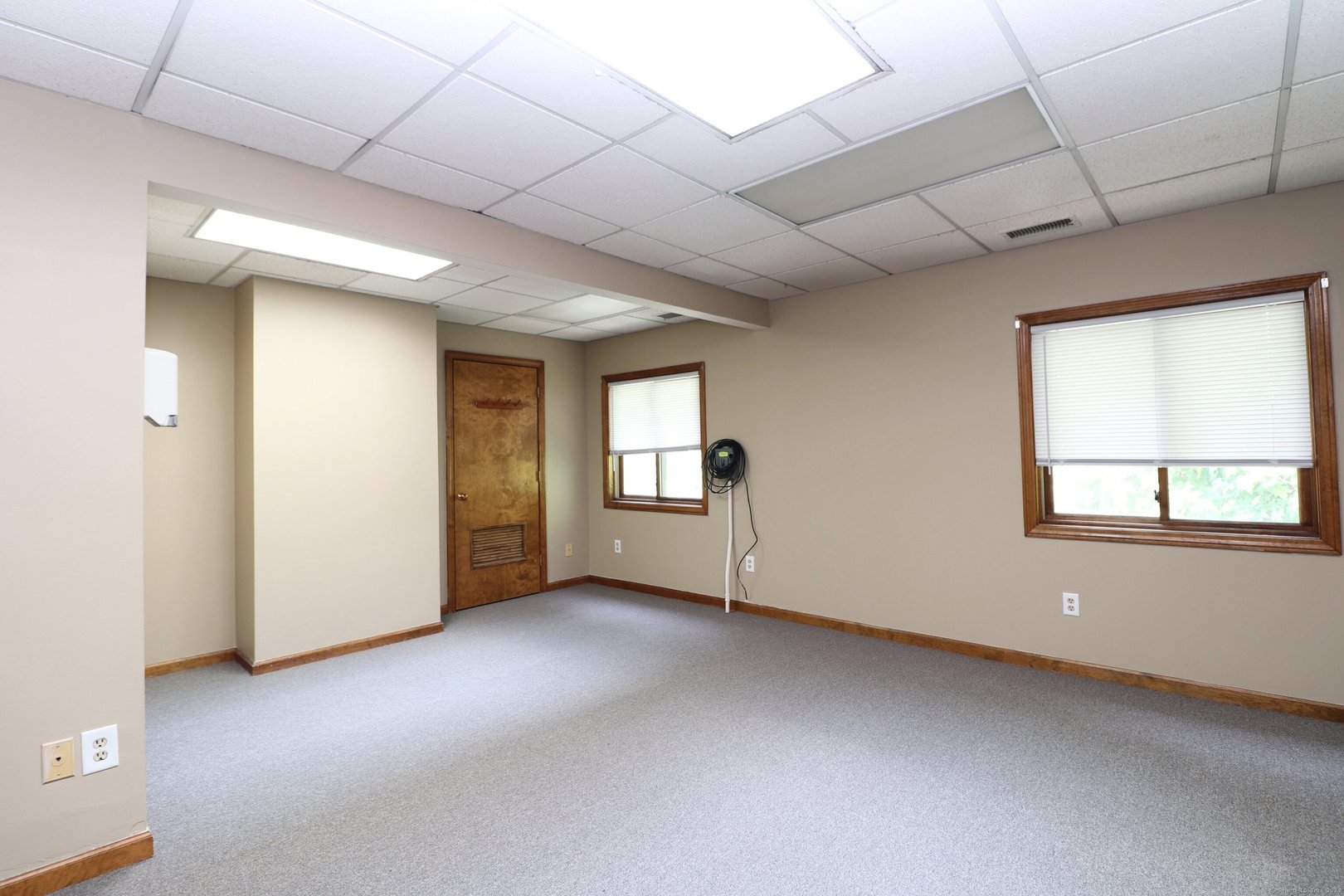 410 State Street Photo 16