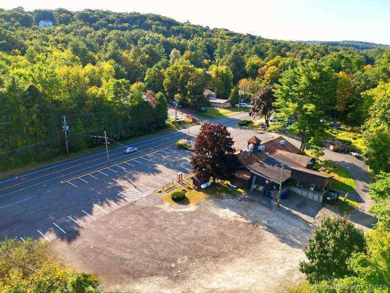 110 New Hartford Road Photo 4