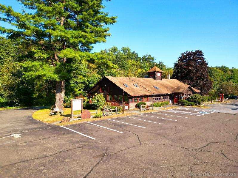 110 New Hartford Road Photo 6