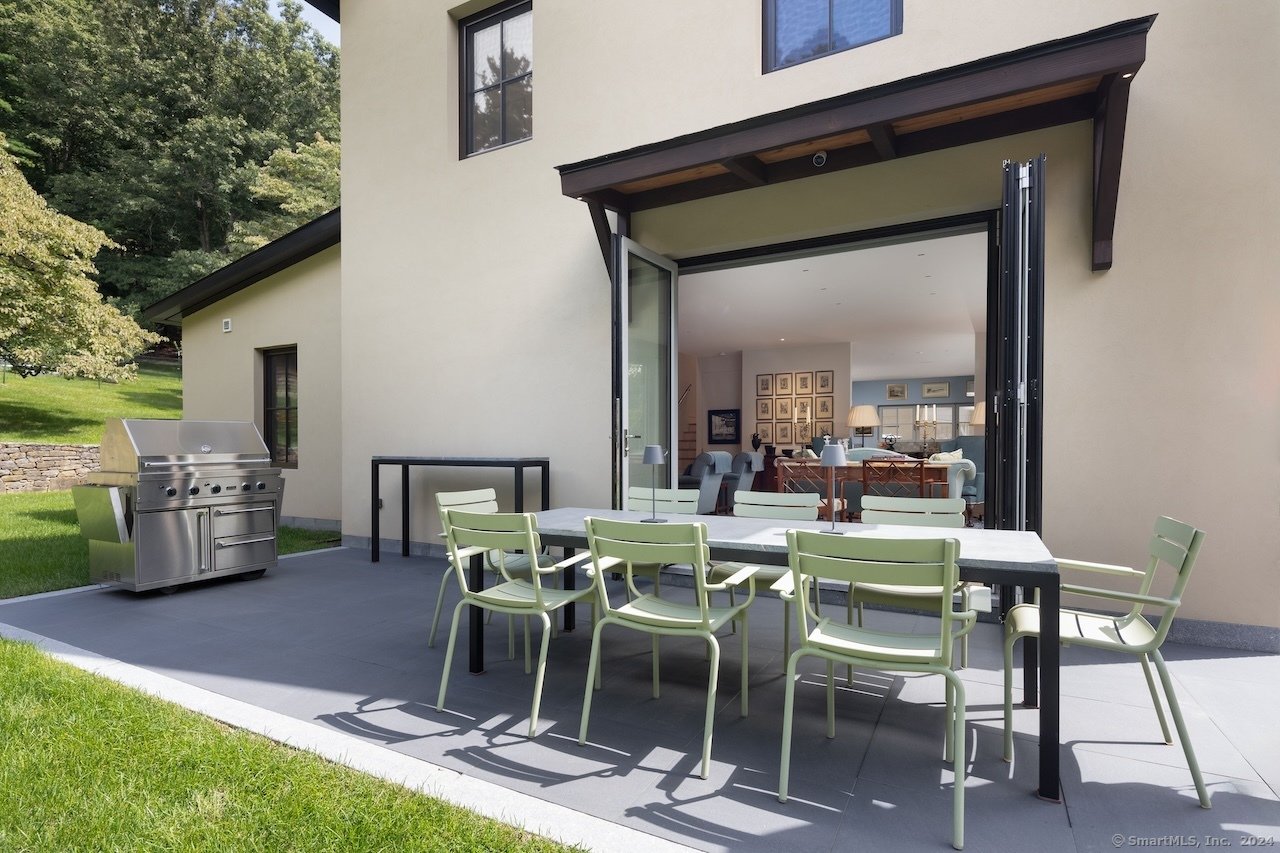 89 Under Mountain Road Photo 15