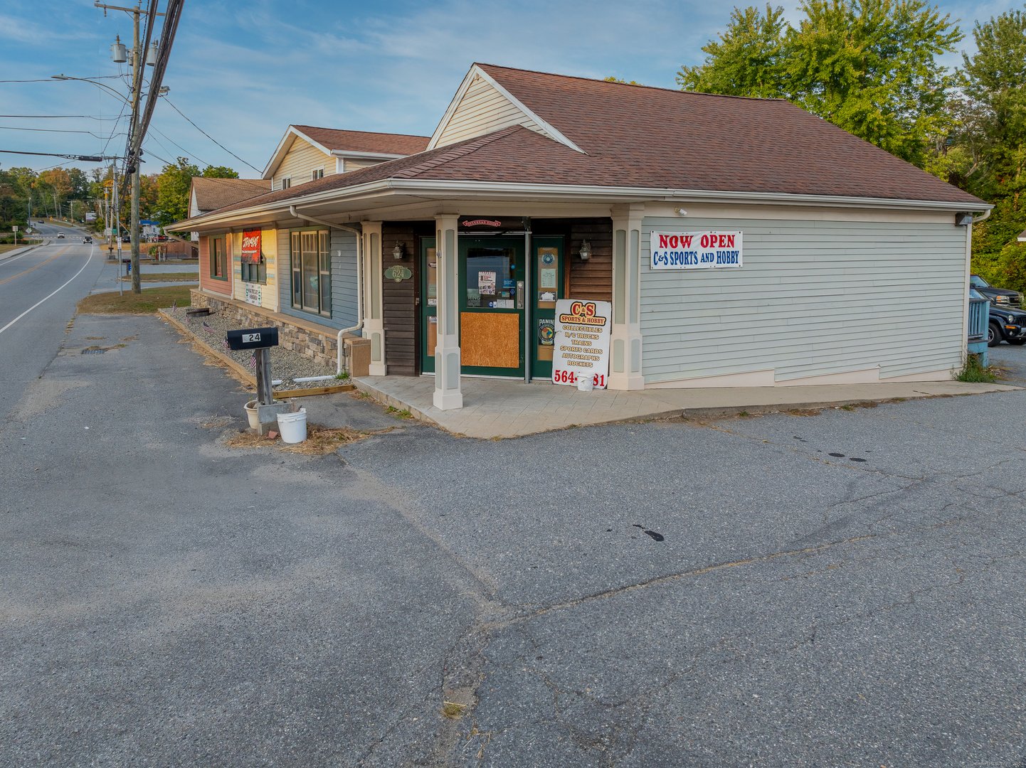 624 Norwich Road Photo 5